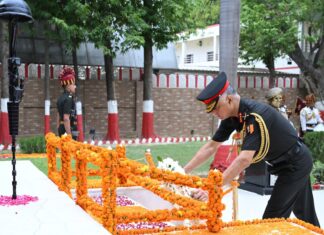 लखनऊ छावनी में लेफ्टिनेंट जनरल शिविंदर सिंह की सेवानिवृत्ति पर श्रद्धांजलि और गार्ड ऑफ ऑनर समारोह आयोजित किया गया