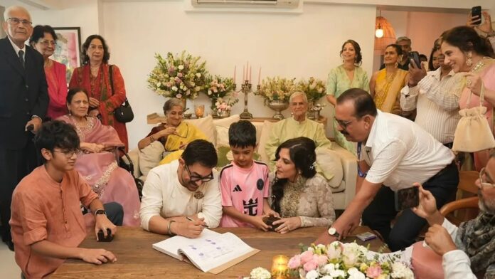 Aamir Khan marries Gauri Spratt.
