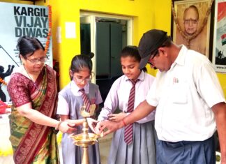 लखनऊ में शहीदों को नमन: दीपों से सजा भारत का मानचित्र बना आकर्षण का केंद्र