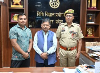 अंतरराष्ट्रीय पैरा बैडमिंटन खिलाड़ी हुबैदा और पिता कमर सम्मानित