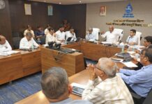 आर्सेनिक-फ्लोराइड प्रभावित गांवों में हर घर तक शुद्ध पेयजल पहुंचाने पर जोर