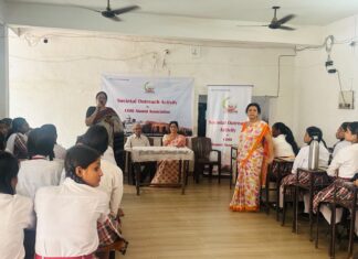सीडीआरआई एलुमनाई एसोसिएशन ने आर्य कन्या पाठशाला में आयोजित किया विज्ञान जनजागरूकता कार्यक्रम