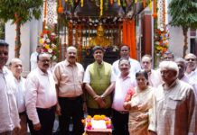 पूर्व मुख्यमंत्री चंद्रभानु गुप्त की 125वीं जयंती पर प्रतिमा का अनावरण