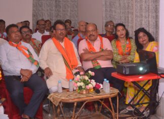 विधायक ओ.पी. श्रीवास्तव ने वैशाली एंक्लेव में सुनी प्रधानमंत्री नरेंद्र मोदी की ‘मन की बात’