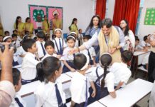 राज एस्टेट पब्लिक स्कूल में 44वें अत्याधुनिक स्मार्ट कक्षा का लोकार्पण; डिजिटल रूप से सक्षम भारत बने अगला राष्ट्रीय संकल्प : डॉ. राजेश्वर सिंह