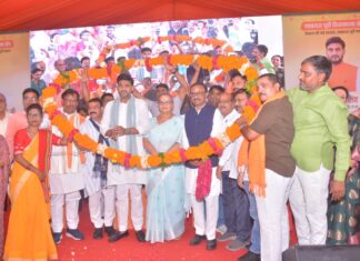 रक्षा मंत्री राजनाथ सिंह के प्रयासों से स्वीकृत 40 विकास कार्यों का हुआ सामूहिक शिलान्यास