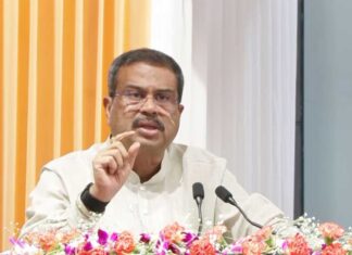 नीट विवाद के बीच धर्मेंद्र प्रधान का इस्तीफा, बताई पद छोड़ने की बड़ी वजह