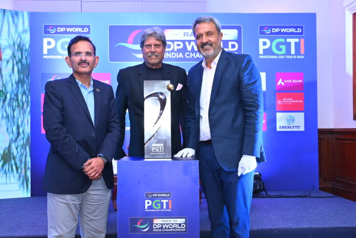 (L - R) Hemant Kumar Ruia, Country Manager Subcontinent (India), DP World, Kapil Dev, President, DP World PGTI, Amandeep Johl, CEO, DP World PGTI, pose with the DP World PGTI OOM Trophy