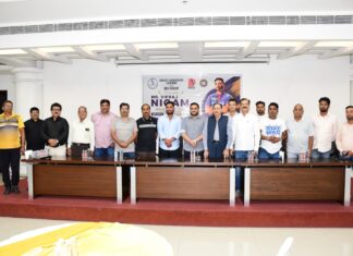 क्रिकेटर विप्रज निगम को सीएएल ने किया सम्मानित, कोच सरवर नवाब का भी हुआ सम्मान