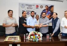 कोच सरवर नवाब सहित क्रिकेटर विप्रज निगम को सीएएल ने किया सम्मानित