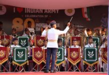 जनेश्वर मिश्र पार्क में गूंजी सेना की देशभक्ति की धुनें, मिलिट्री बैंड ने बांधा समां