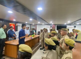 मुख्यमंत्री योगी आदित्यनाथ के ऐतिहासिक निर्णयों पर पी.आर.डी. जवानों ने व्यक्त किया आभार; दैनिक भत्ते में बढ़ोतरी और कैशलेस चिकित्सा योजना से हर्ष का माहौल