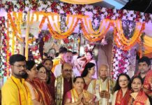 श्रीकृष्ण की लीलाओं की झांकियों ने मोहा मन, भक्ति में डूबा एसकेडी परिसर