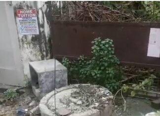 कूड़ाघर बना सीवर मैनहोल,“मैनहोल का ढक्कन हटाकर डाला जा रहा कचरा, सीवर जाम होने से बढ़ी जलभराव की समस्या”