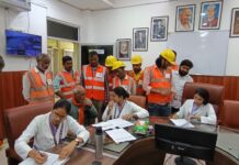 राम मनोहर लोहिया आयुर्विज्ञान संस्थान के छात्र-छात्राओं ने नुक्कड़ नाटक के माध्यम से सफाई मित्रों को स्वास्थ्य व सुरक्षा के प्रति किया जागरूक