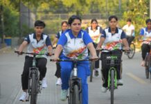 साइकिलिंग से फिटनेस व मेंटल हेल्थ का संदेश, जुंबा व गरबा ने बढ़ाया उत्साह