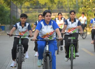 साइकिलिंग से फिटनेस व मेंटल हेल्थ का संदेश, जुंबा व गरबा ने बढ़ाया उत्साह